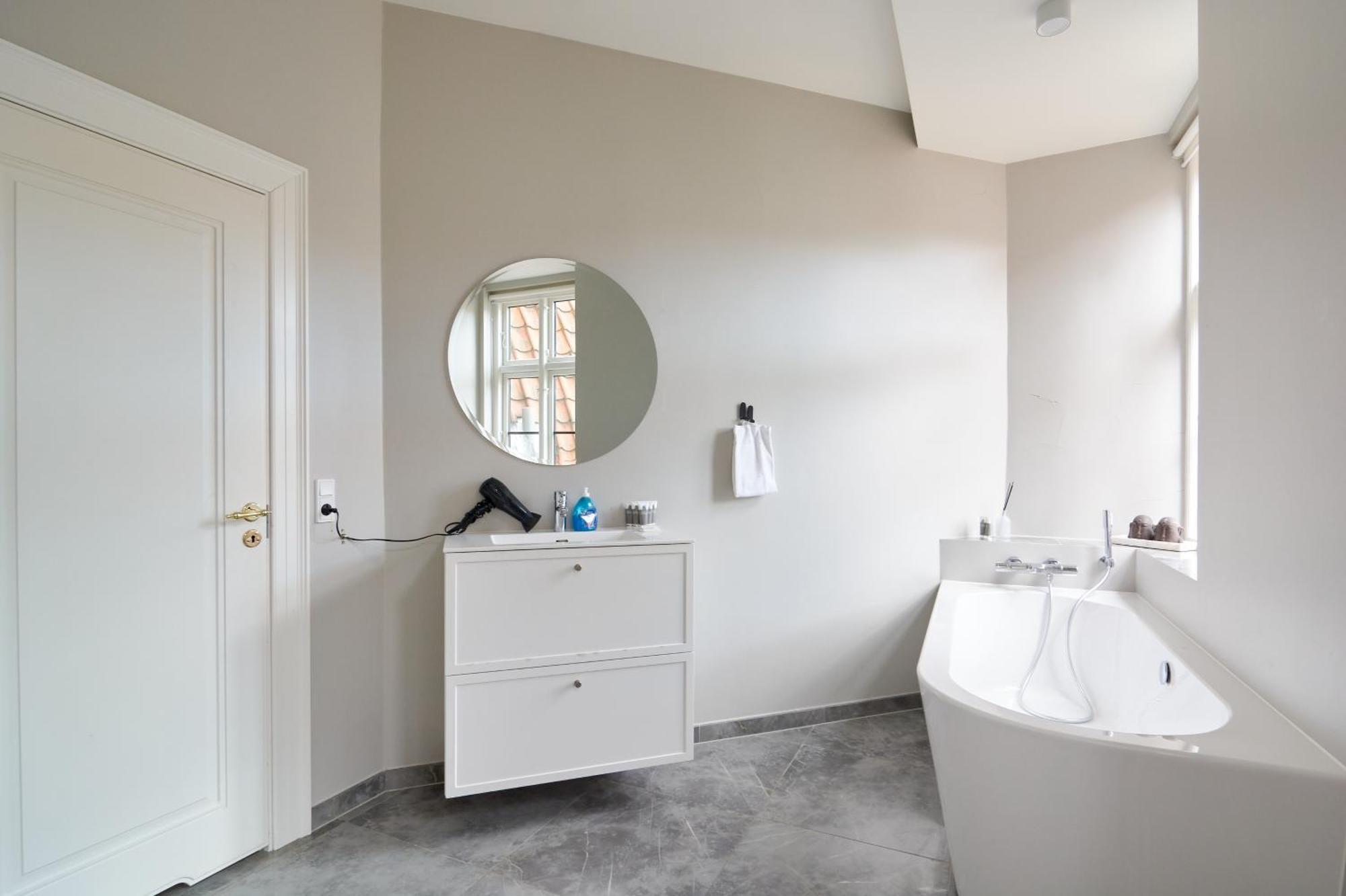 Large 4 Bedroom With Balcony & Bathtub In Cph City 코펜하겐 외부 사진